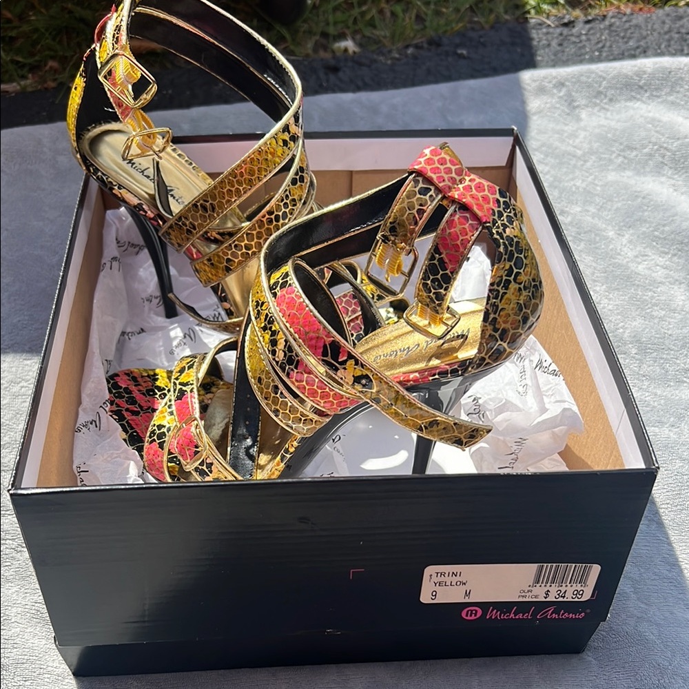 Michael Antonio Yellow and Red Snakeskin Heels size 9M